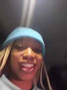 ChloeDevine – webcam model profile photo Image 4