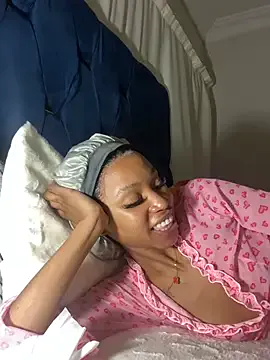 ChloeDevine – webcam model profile photo Image 5