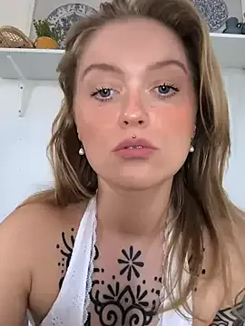 ChloeeGill – webcam model profile photo Image 10