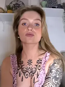 ChloeeGill – webcam model profile photo Image 12