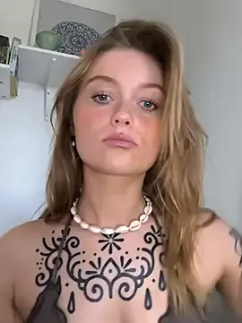 ChloeeGill – webcam model profile photo Image 15