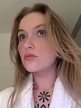 ChloeeGill – webcam model profile photo Image 17