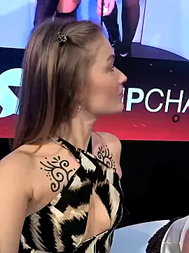 ChloeeGill – webcam model profile photo Image 18