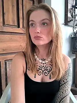 ChloeeGill – webcam model profile photo Image 2