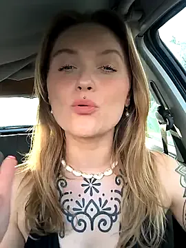 ChloeeGill – webcam model profile photo Image 4