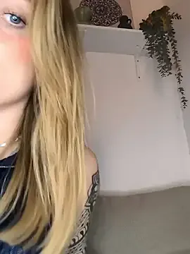 ChloeeGill – webcam model profile photo Image 8