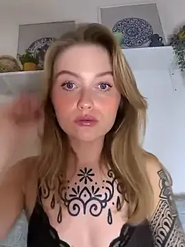 ChloeeGill – webcam model profile photo Image 9