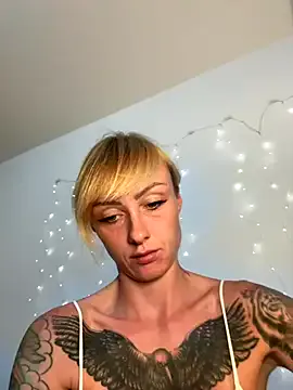 Ninabigtitied – webcam model profile photo Image 19