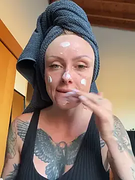 Ninabigtitied – webcam model profile photo Image 4