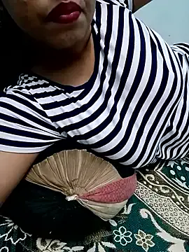your_world – webcam model profile photo Image 8