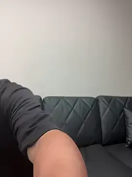 YaraDavis – webcam model profile photo Image 5