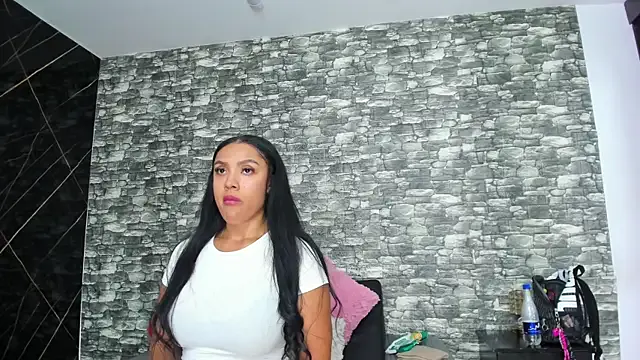 SandiSquirts – webcam model profile photo Image 15