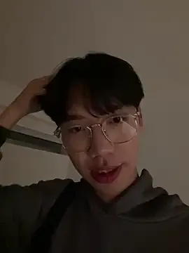 oxo_yuna_oxo – webcam model profile photo Image 4