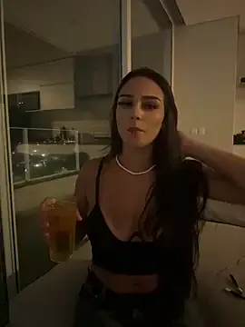 Live with HoneybeeDiamonds on FliCam