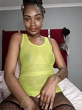 Loly4Fire – webcam model profile photo Image 12