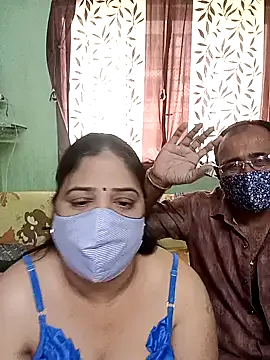 Live with HoneyHush on FliCam