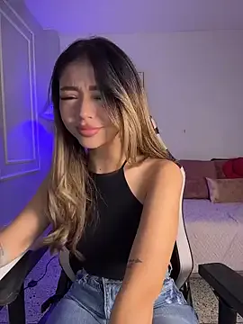 AureliaDoux – webcam model profile photo Image 19