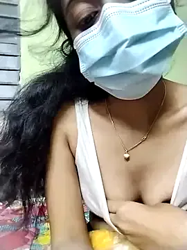 PhoenixK – webcam model profile photo Image 3