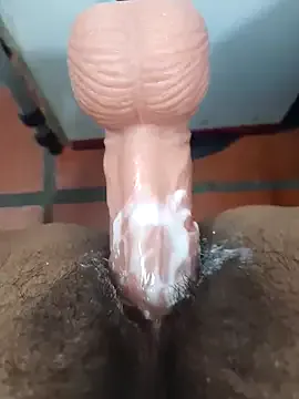 FitnessBunny – webcam model profile photo Image 2