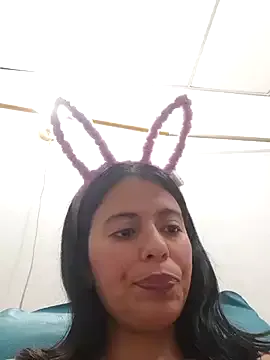 FitnessBunny – webcam model profile photo Image 5