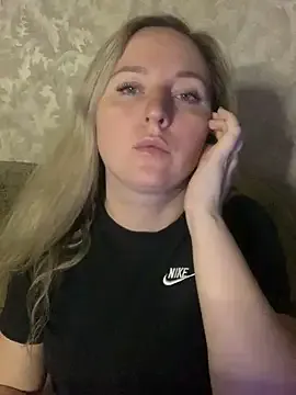 LauraFord – webcam model profile photo Image 11