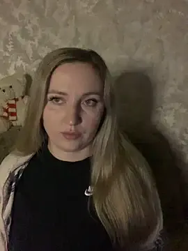 LauraFord – webcam model profile photo Image 17