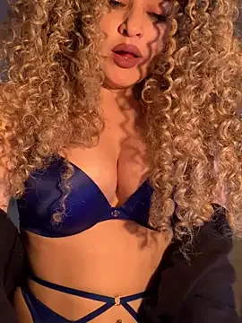 LovelyEileen – webcam model profile photo Image 7