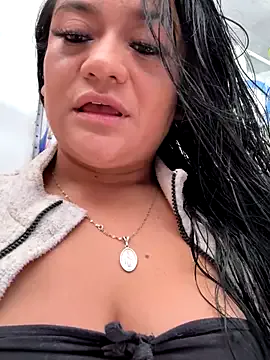 SofiaReyes1 – webcam model profile photo Image 12