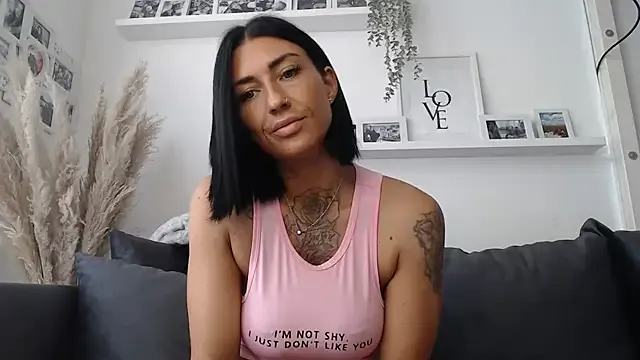 Donovan_Desmond – webcam model profile photo Image 2