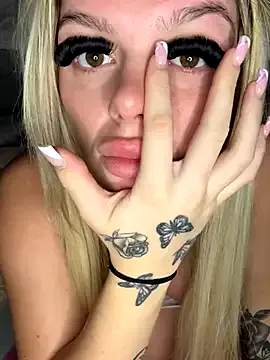 ValentinaMars – webcam model profile photo Image 3