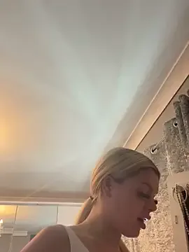 ValentinaMars – webcam model profile photo Image 6