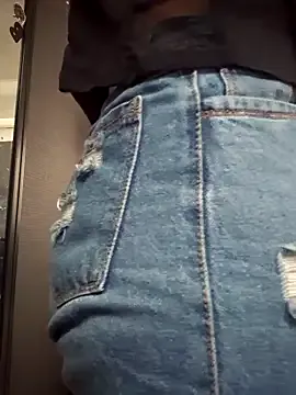 Live with Angele_wrz on FliCam Image 13