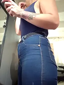 Live with Angele_wrz on FliCam Image 14