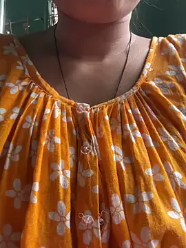 RebeccaXO_ – webcam model profile photo Image 17