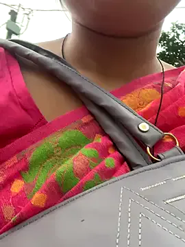 RebeccaXO_ – webcam model profile photo Image 18