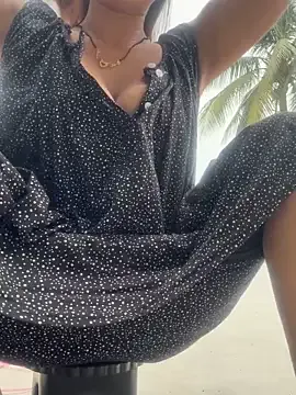 RebeccaXO_ – webcam model profile photo Image 3