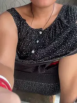 RebeccaXO_ – webcam model profile photo Image 4