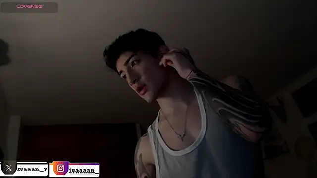 Amylewiss – webcam model profile photo Image 19