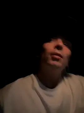 ed_hooligan – webcam model profile photo Image 12