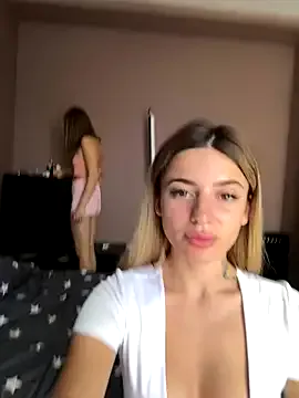 NickyGray – webcam model profile photo Image 18