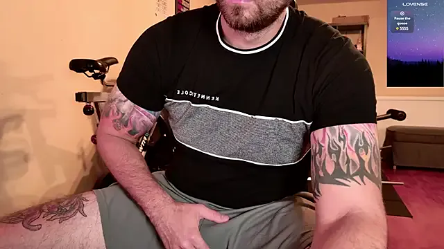 curlytwinkboy – webcam model profile photo Image 6