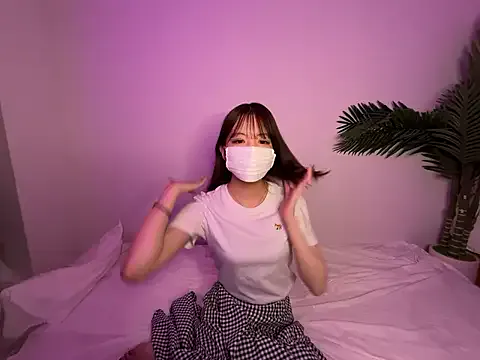 CharlotteCottin – webcam model profile photo Image 4