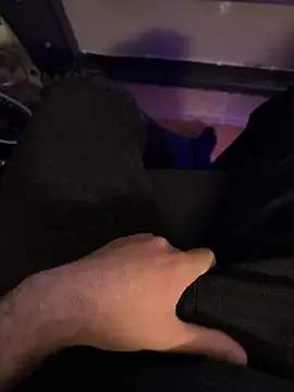 Noya – webcam model profile photo Image 2