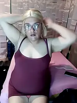 ChloeDevine – webcam model profile photo Image 7