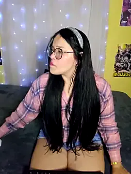 Nimah_ – webcam model profile photo Image 10