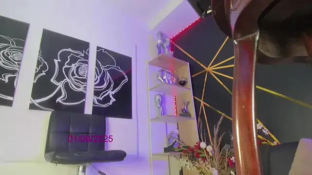 SandiSquirts – webcam model profile photo Image 2