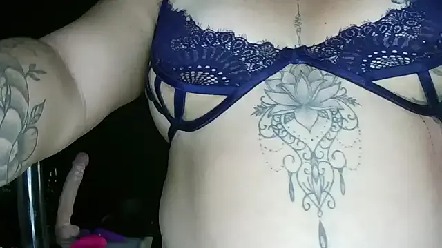 AuraSousa – webcam model profile photo Image 2