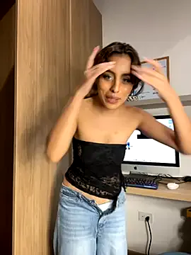 SashaShin – webcam model profile photo Image 15