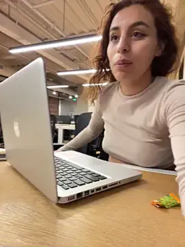 SashaShin – webcam model profile photo Image 5