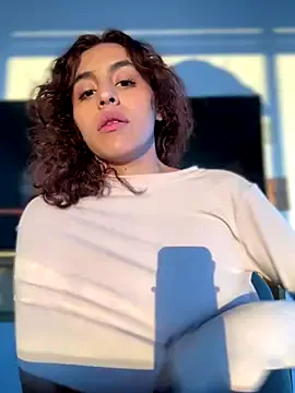 SashaShin – webcam model profile photo Image 6